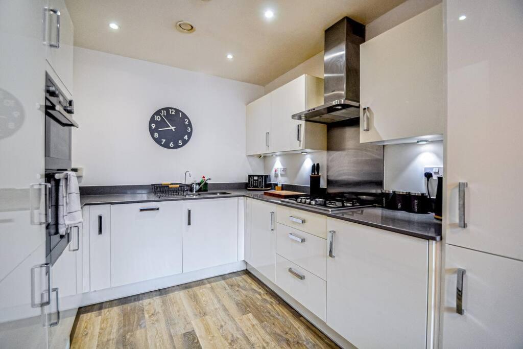 Entire House Sleeps 8 Near The River Thames Maidenhead Exterior foto
