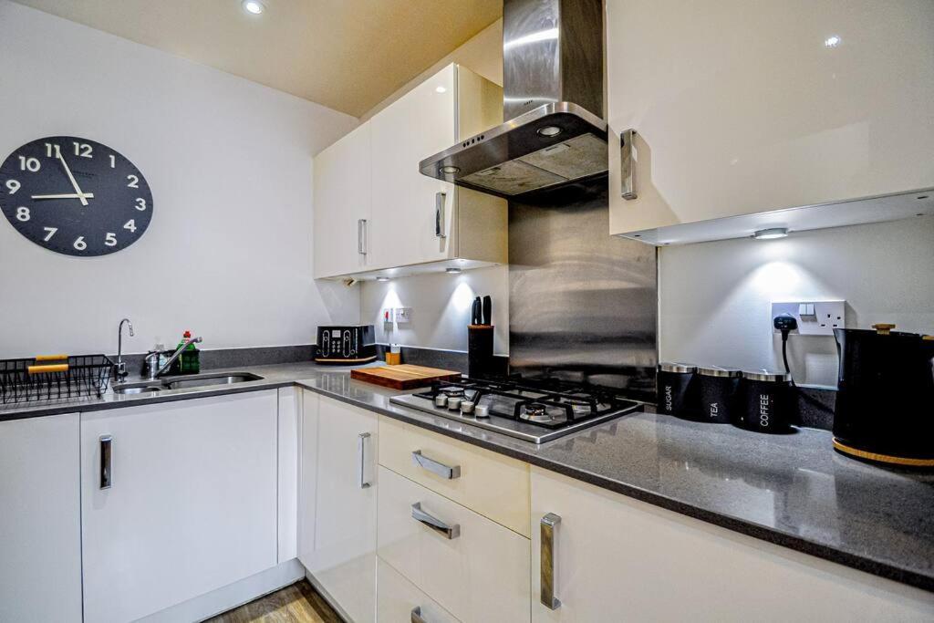 Entire House Sleeps 8 Near The River Thames Maidenhead Exterior foto