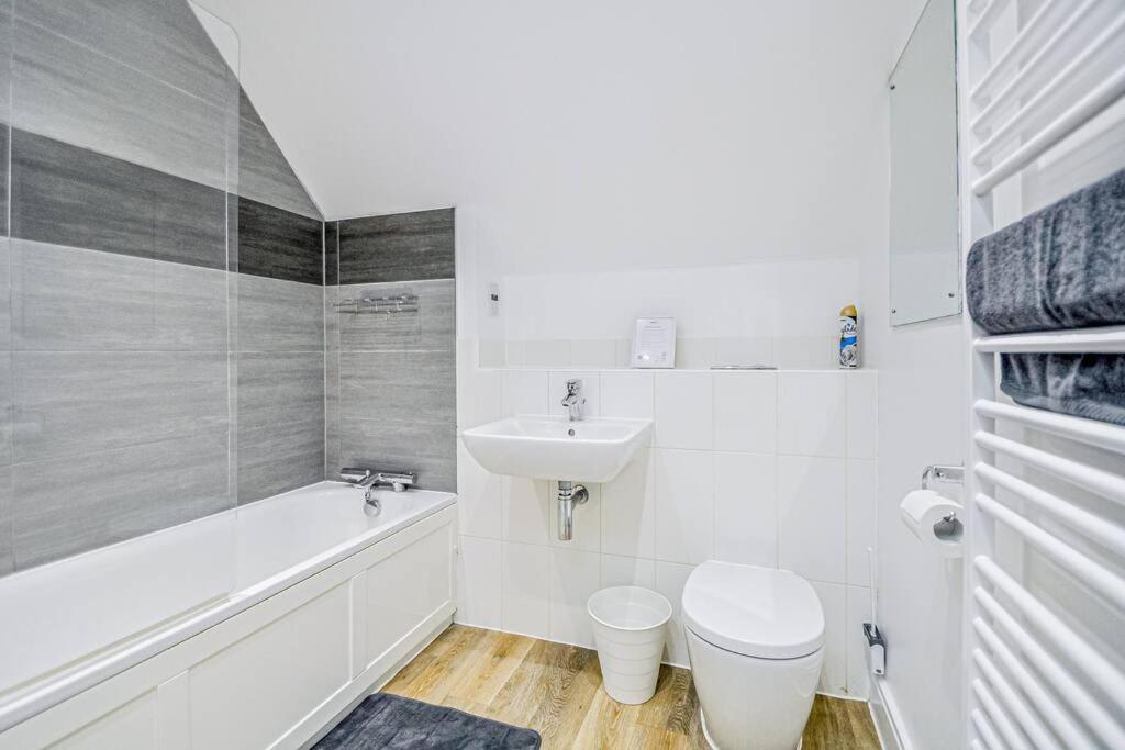 Entire House Sleeps 8 Near The River Thames Maidenhead Exterior foto
