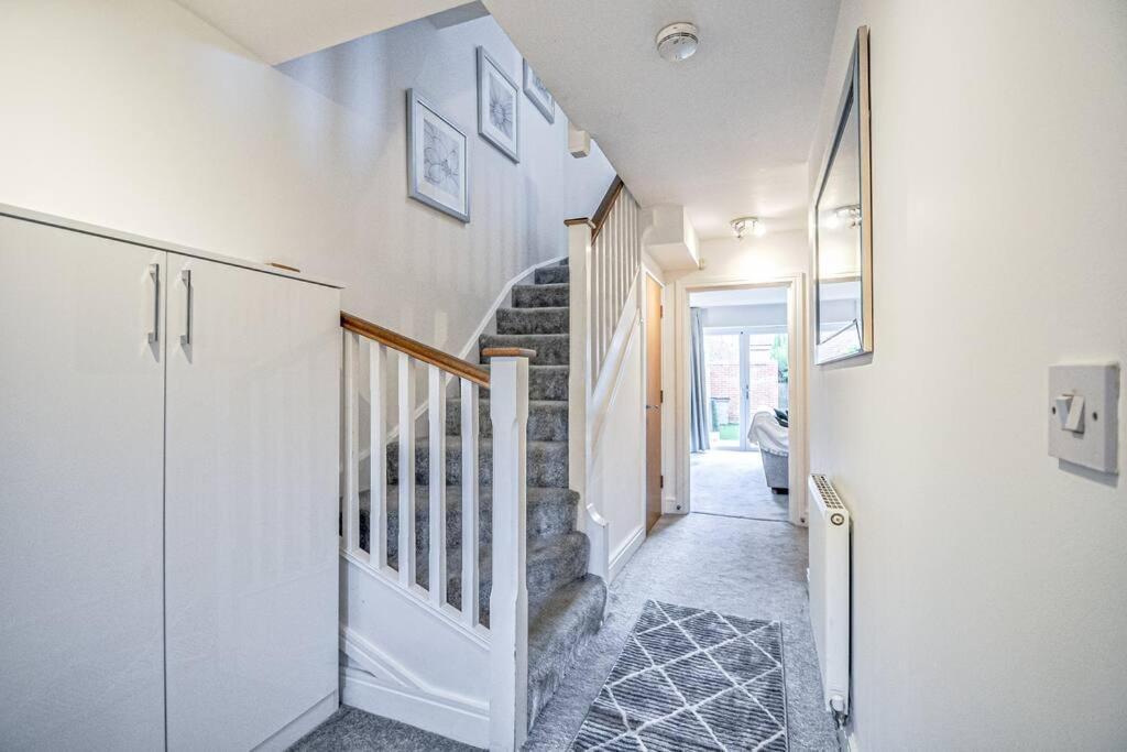 Entire House Sleeps 8 Near The River Thames Maidenhead Exterior foto